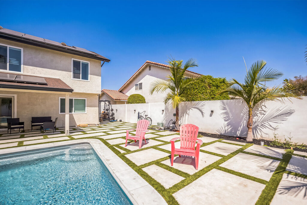 9212_Wintergreen_Cir_Fountain_Valley_CA_92708_USA-Exterior-AW3I0063