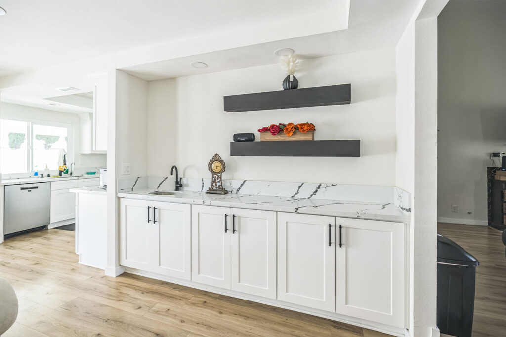 9212_Wintergreen_Cir_Fountain_Valley_CA_92708_USA-Kitchen-AW3I0054